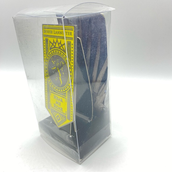 Game of Thrones House Lannister HEAR ME ROAR Pin With Box - Picture 6 of 9